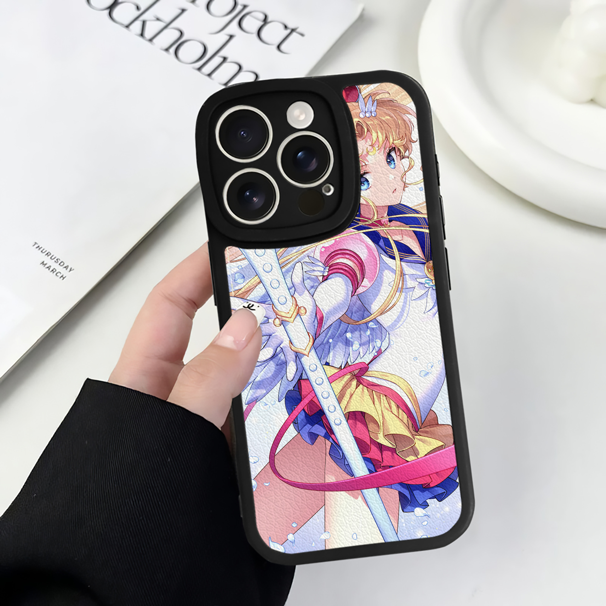 （画像用） 美少女戦士セーラームーン Sailor Moon 【iPhone 16シリーズ対応】シリコンスマホケース（レザー調） 材質：シリコン